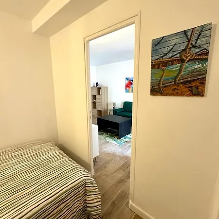 公寓 T2 Proche Plages, Climatisation Et Balcon *