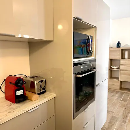 Apartment T2 Proche Plages, Climatisation Et Balcon