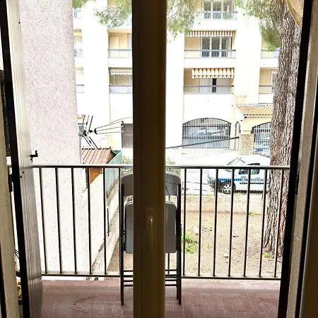 T2 Proche Plages, Climatisation Et Balcon Apartment *